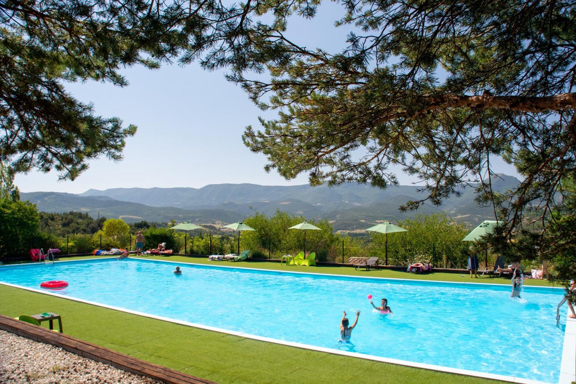 Camping Les Hauts De Rosans Exterior foto